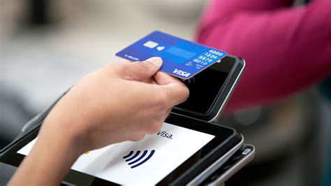 tapping to pay VISA card